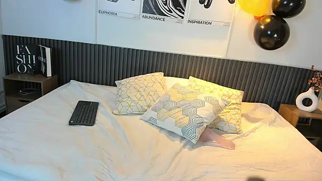 Isla cooper online show from October 2025 07:31:02 PM