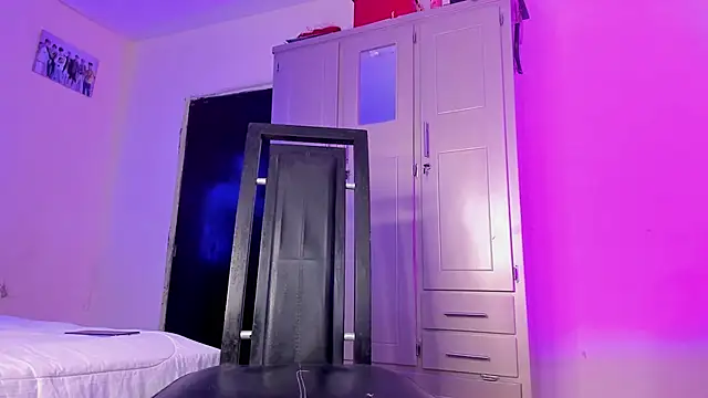 briana hot03 online show from November 2025 06:21:01 PM