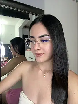 IslaCole online show from February 2026 02:53:01 AM