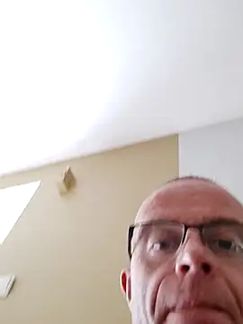 Snapshot of Breizh5605 chatting on October 2025 12:33:01 PM Breizh5605 online show from October 2025 12:33:01 PM