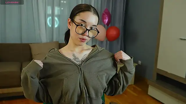 CharleenHosten online show from November 2025 02:05:01 PM