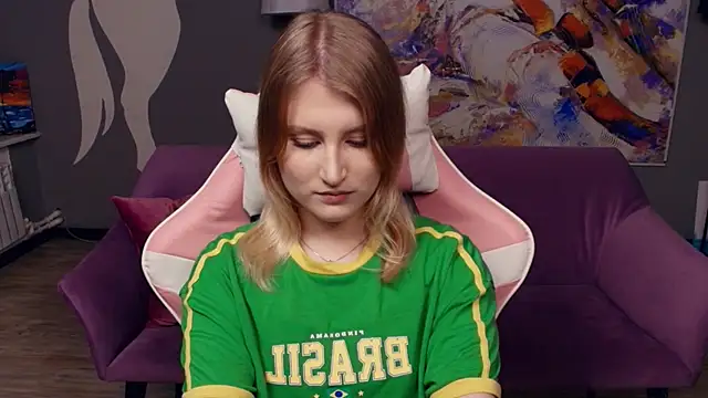 LisaRais online show from November 2025 08:49:01 PM