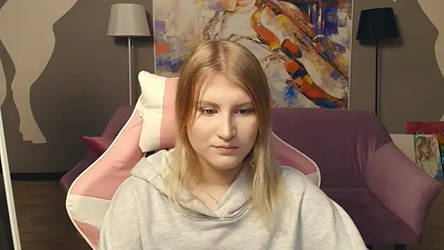 LisaRais online show from November 2025 09:13:02 PM