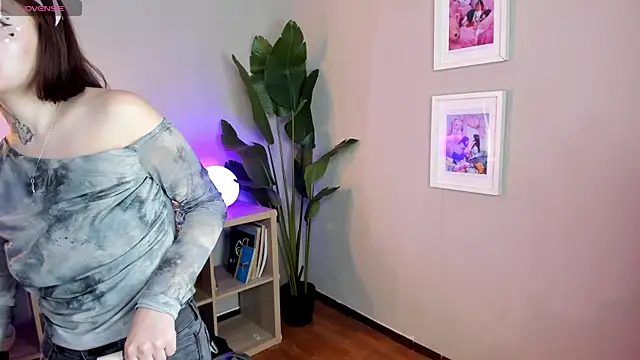 lexirouge   online show from October 2025 12:39:02 PM