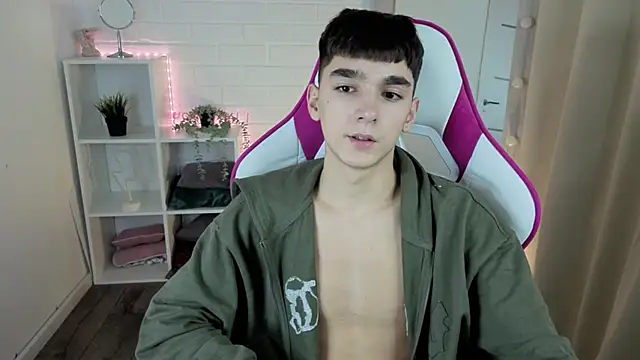 YamiTwink online show from November 2025 11:21:02 AM