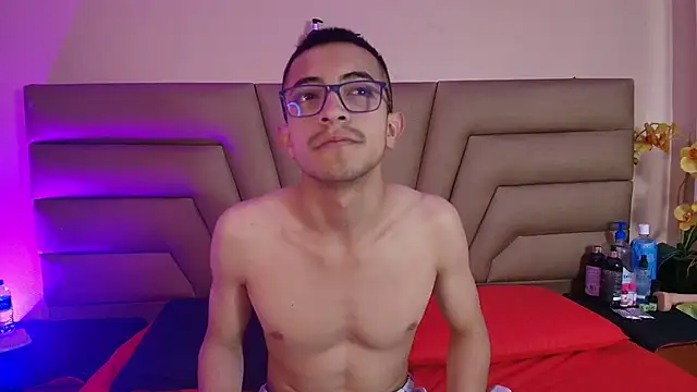 Crimsonsecretts online show from January 2026 12:07:01 PM