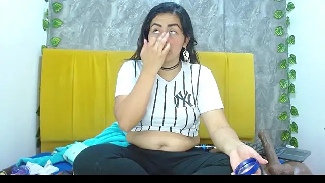 Snapshot of amara_leoncm chatting on November 2025 03:39:01 AM amara leoncm online show from November 2025 03:39:01 AM