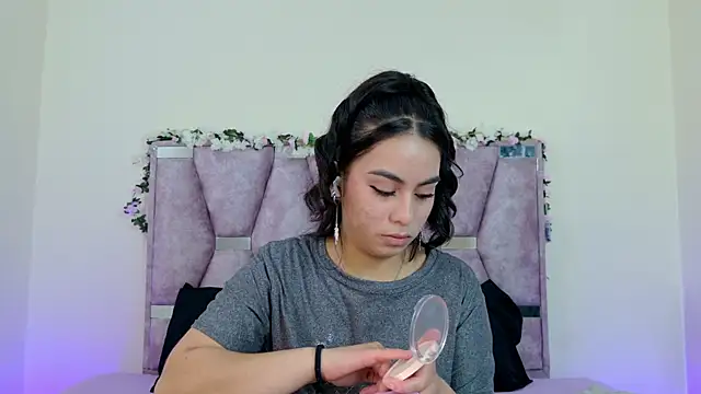 Iris mandarinne online show from November 2025 05:40:02 PM