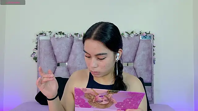 Iris mandarinne online show from November 2025 04:55:01 PM