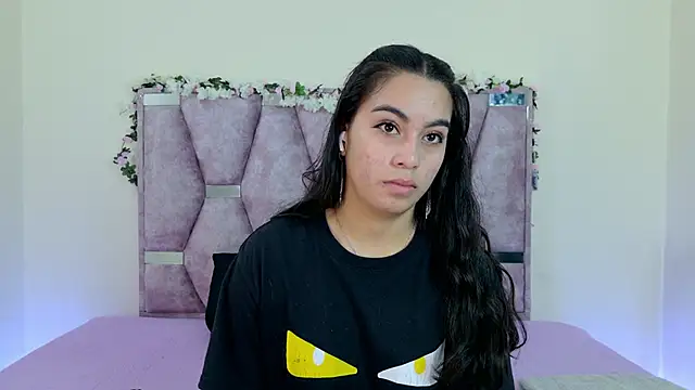 Iris mandarinne online show from November 2025 04:07:01 PM