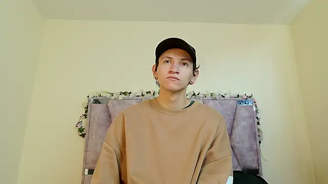 Iris mandarinne online show from November 2025 04:33:01 PM