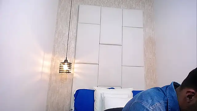 Hamilton 0 online show from November 2025 07:58:01 PM