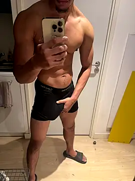 bigDickParis92 online show from October 2025 09:44:01 PM