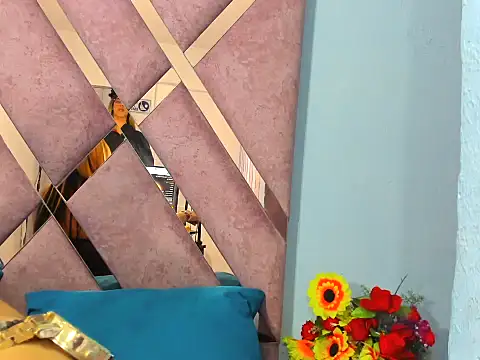 Faehlis  online show from October 2025 03:50:02 AM