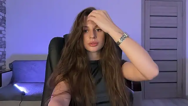 karinamoonss online show from November 2025 01:45:02 PM