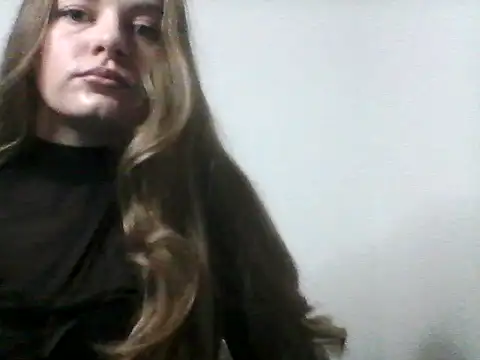 Snapshot of EllaMoonlight chatting on November 2025 09:26:01 PM EllaMoonlight online show from November 2025 09:26:01 PM