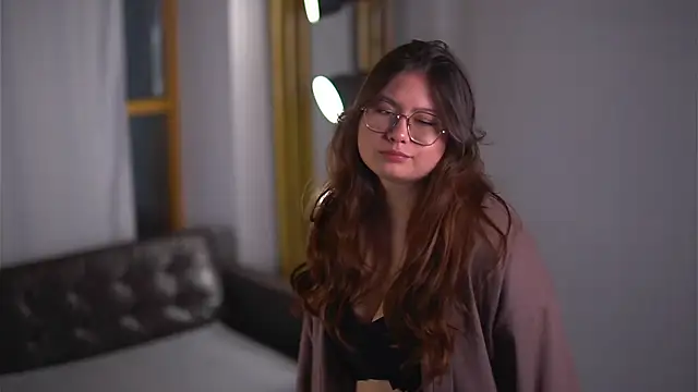 LeliaPeeler online show from October 2025 05:25:02 PM