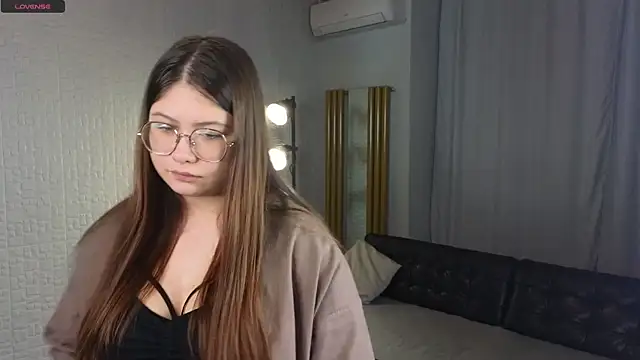 LeliaPeeler online show from November 2025 04:40:01 PM