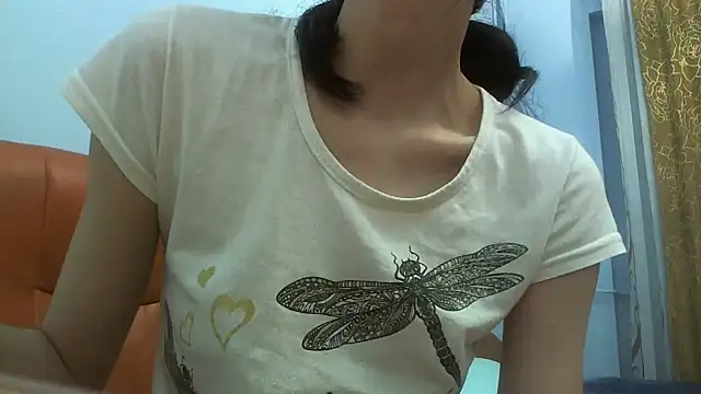 andreea713 online show from February 2026 04:35:01 PM