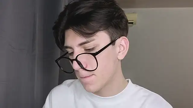 Oliver star boy  online show from November 2025 04:35:01 PM