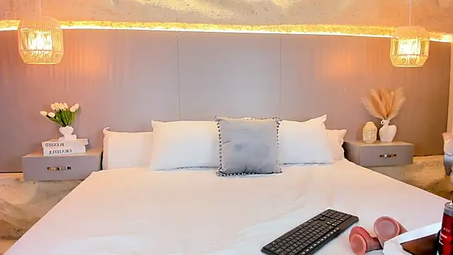 AmyColman  online show from March 2026 12:08:01 PM