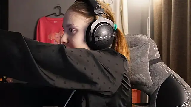 Softixq online show from November 2025 05:13:02 PM