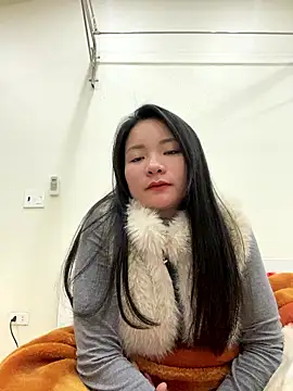 Bee Yellow00 online show from January 2026 05:10:02 AM