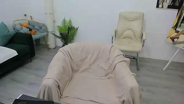 Arya Anna online show from November 2025 04:34:01 AM