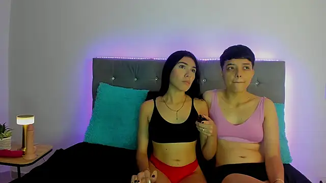 chloee gomez online show from November 2025 11:16:02 PM