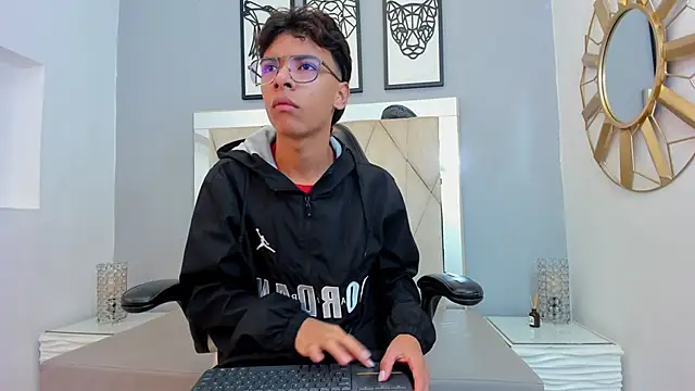 adams bobby online show from December 2025 11:37:01 AM