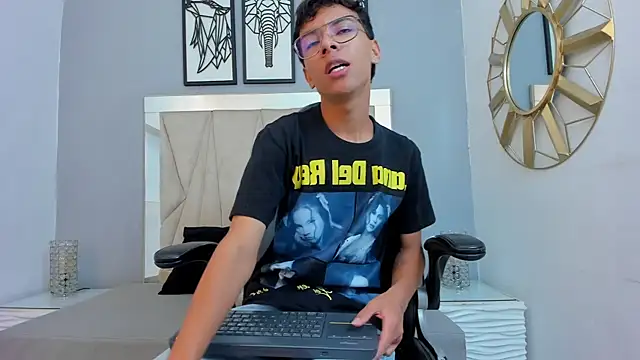 adams bobby online show from January 2026 11:24:02 AM