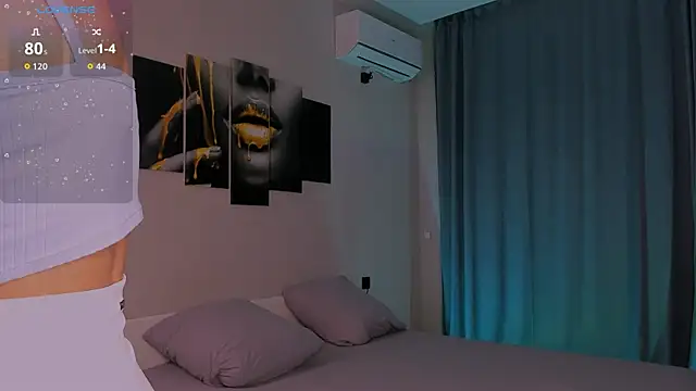 Snapshot of Kandeess chatting on December 2025 02:37:02 PM Kandeess online show from December 2025 02:37:02 PM