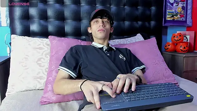 Snapshot of Khalid16_ chatting on October 2025 01:56:01 PM Khalid16 online show from October 2025 01:56:01 PM