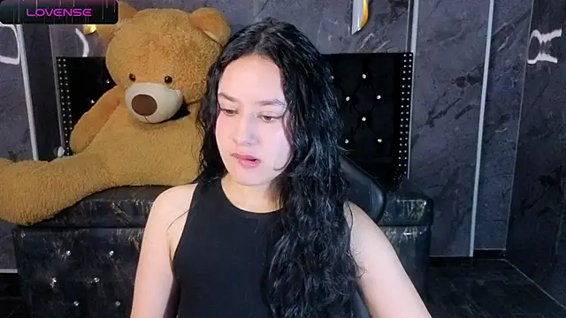 Snapshot of Aleja05_b chatting on January 2026 07:38:01 PM Aleja05 b online show from January 2026 07:38:01 PM