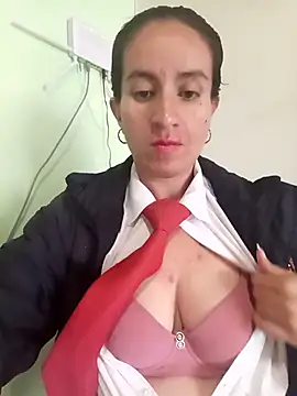 Valentina--1 online show from November 2025 12:05:02 PM