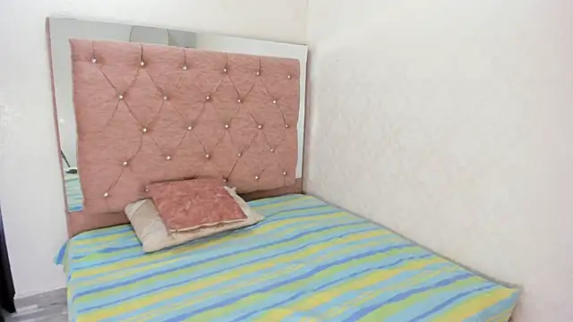 DaryMelendez22  online show from November 2025 08:30:01 PM