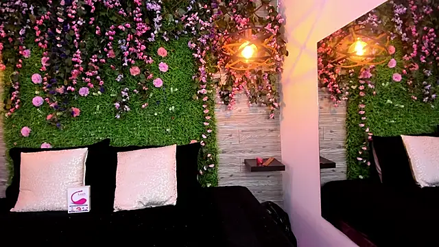 EmilyyRed online show from November 2025 09:13:02 PM