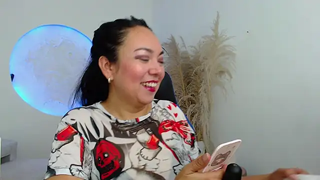 Yadis hot online show from October 2025 08:21:02 PM