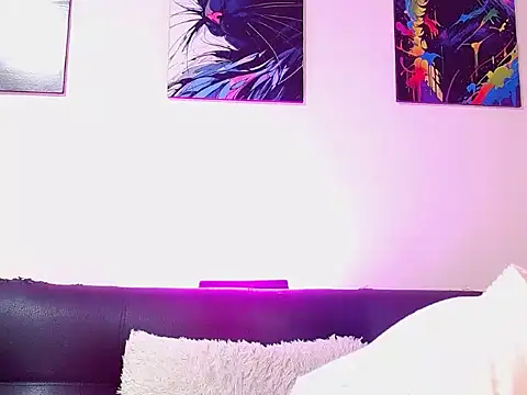 Caroline Jons online show from November 2025 01:00:02 PM