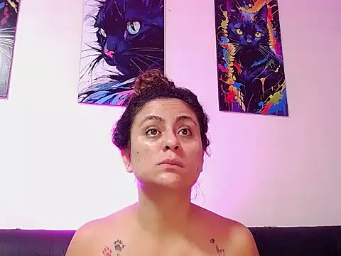 Caroline Jons online show from November 2025 10:58:01 AM