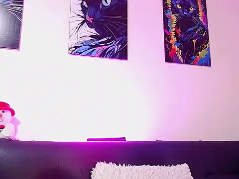 Caroline Jons online show from December 2025 01:05:02 PM