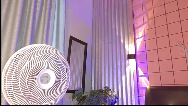 Ela windsor online show from November 2025 07:26:01 PM