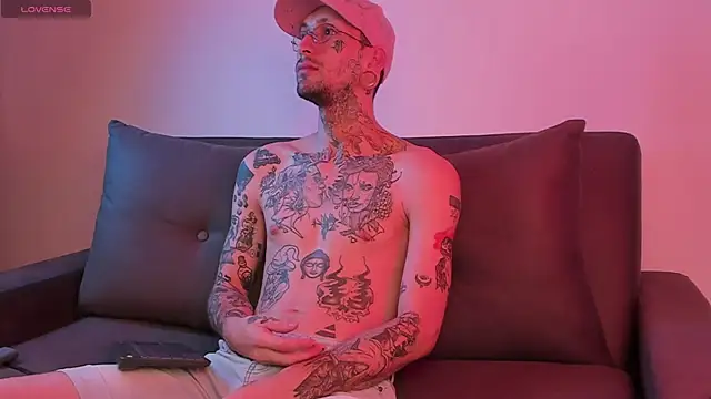 Snapshot of TokyoHatsumoto chatting on October 2025 01:25:01 PM TokyoHatsumoto online show from October 2025 01:25:01 PM