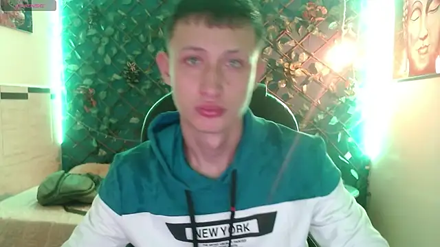 Garuo 18 online show from November 2025 02:53:02 AM