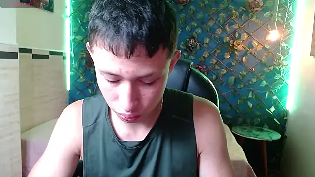 Garuo 18 online show from November 2025 03:12:01 AM