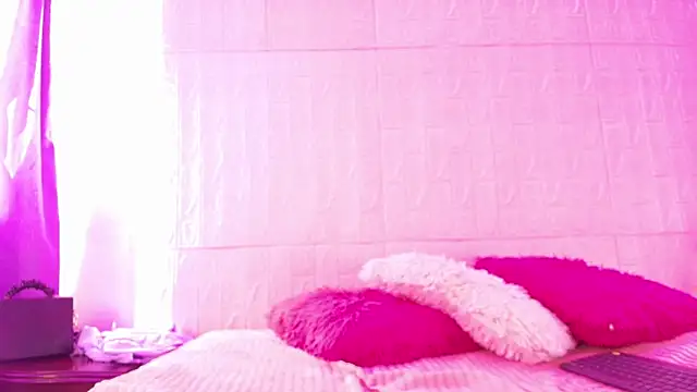 Snapshot of Skinny_Nasty_Dirty chatting on November 2025 01:54:02 PM Skinny Nasty Dirty online show from November 2025 01:54:02 PM