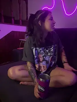 Hannahinfame online show from November 2025 05:29:01 AM