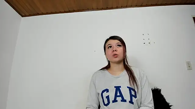 Vanessa Martinz online show from November 2025 12:15:02 PM