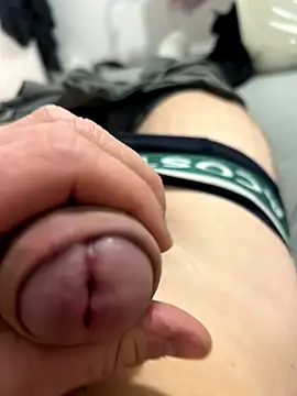 grossebite12335 online show from December 2025 06:58:02 PM