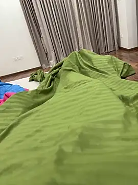 Raj3090 online show from November 2025 05:36:02 PM